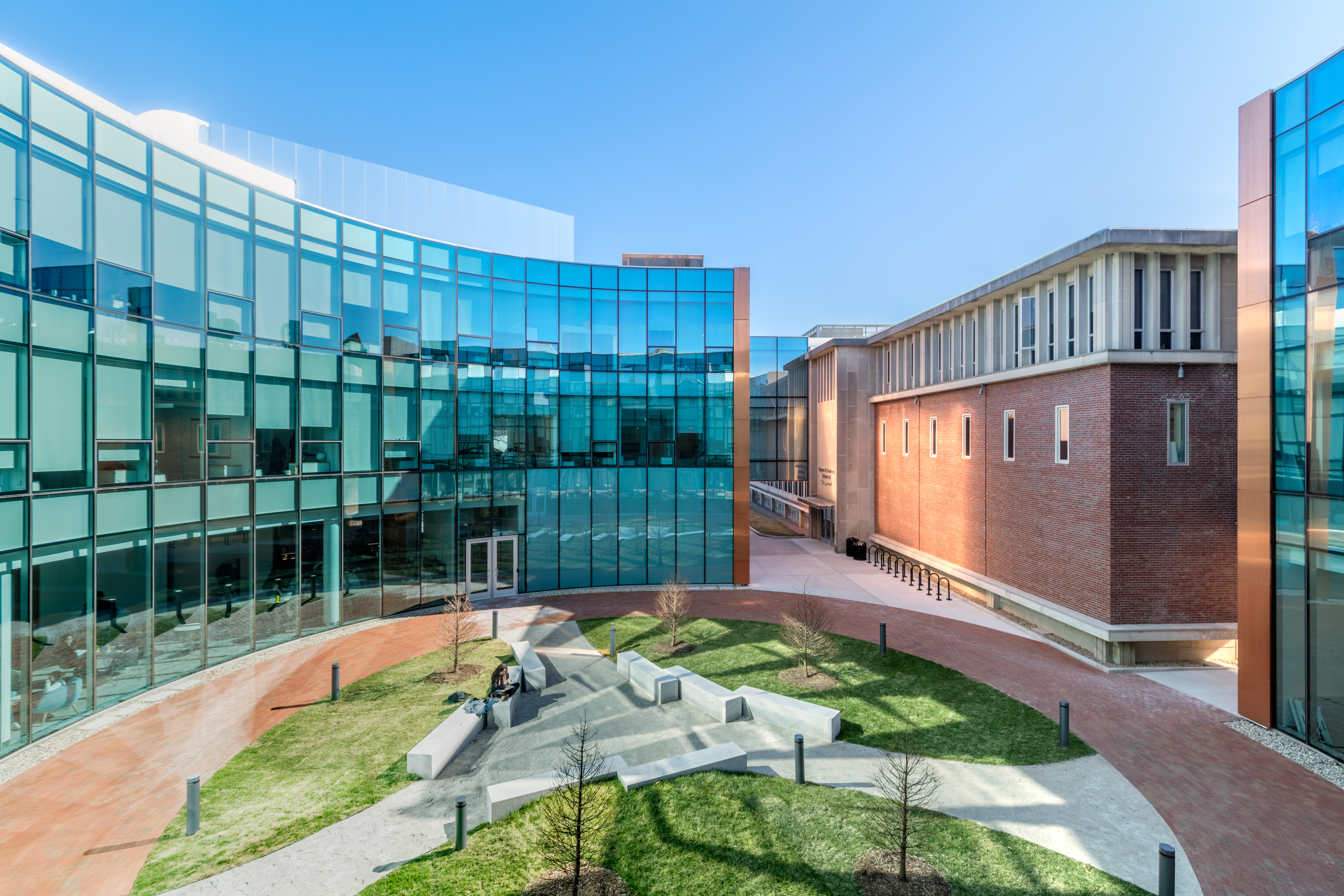 UMASS Amherst - Isenberg School of Management 2